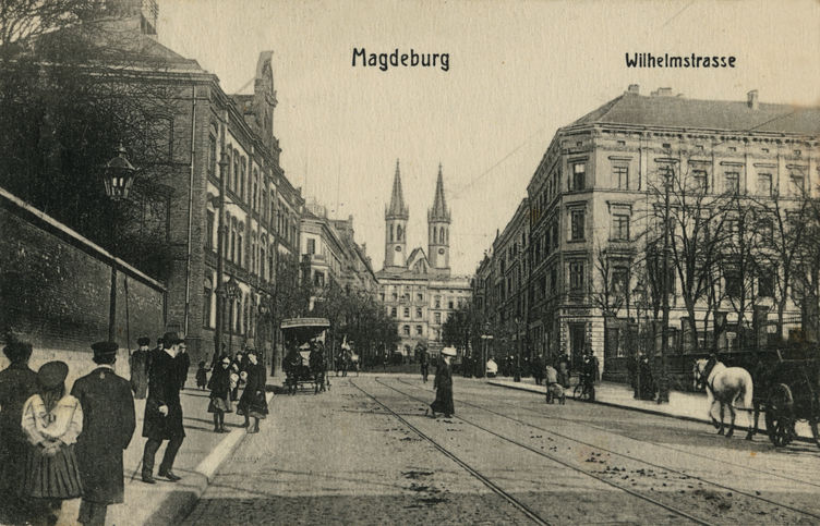 Wilhelmstraße an der Ecke zur Bahnhofstraße 1910 