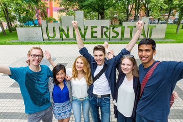 Bild vergrößern: Uni und Hochschule ziehen wieder tausende Studienanfäger in die Stadt