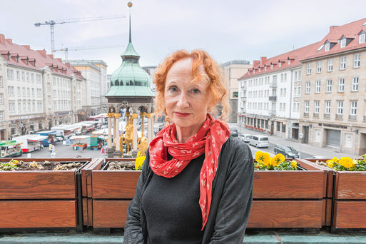 Bild vergrößern: Portrait Stadtschreiberin der 2019 - Nele Heyse