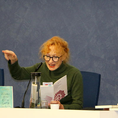 Magdeburgs Stadtschreiberin Nele Heyse liest in ihrem Buch