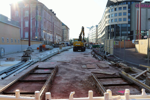 Bau der Straßenbahntrasse in Richtung Willy-Brandt-Platz, 06/20