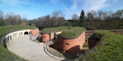 Bild vergrößern: Führungen in den Festungsbauten Maybachstrasse und Ravelin 2