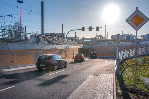 Verkehr durch den am 31. Mrz 2023 neu erffneten City-Tunnel Magdeburg
