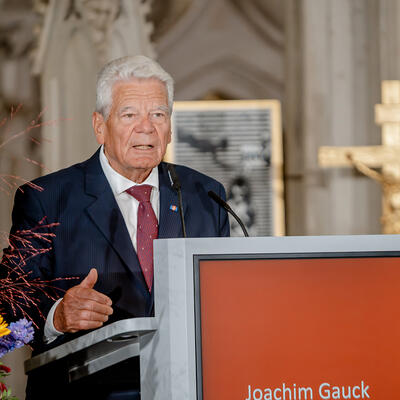 Alt-Bundespräsident Joachim Gauck hält die Laudatio zum Kaiser-Otto-Preis 2023