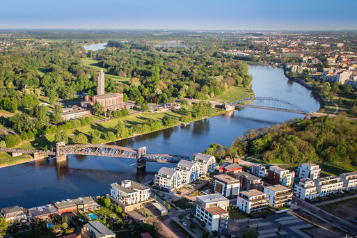 Bild vergrößern: 03_Luftbild Magdeburg Dom Hubbrücke Stadthalle-6721 (1)