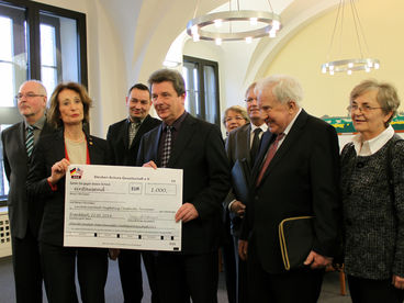 Scheckbergabe der Steuben-Schurz-Gesellschaft 