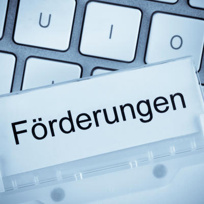 Hängeregister mit der Aufschrift Förderungen