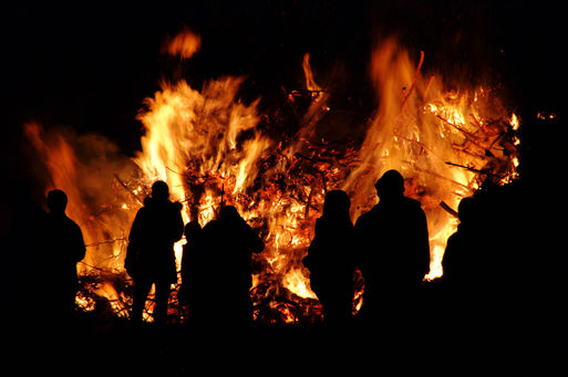 Bild vergrößern: Osterfeuer  Quelle: LianeM - Fotolia