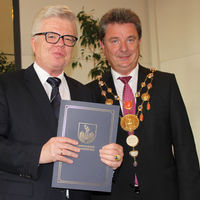 Oberbürgermeister Dr. Lutz Trümper verabschiedet Beigeordneten Dr. Rüdiger Koch [Foto: Landeshauptstadt Magdeburg]
