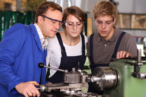 Bild vergrößern: Ausbildung © ehrenberg-bilder - Fotolia