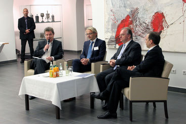 Bild vergrößern: Pressegespräch: Dr. Lutz Trümper, Klaus Baumgärtner, Dr. Reiner Haseloff, Burkhard Sell (v.l.n.r.)