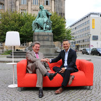 Oberbürgermeister Dr. Lutz Trümper und der Expansionschef von IKEA Deutschland, Johannes Ferber