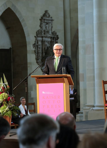 Bild vergrößern: Laudator Dr. Frank-Walter Steinmeier - Foto: Viktoria Khne