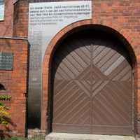 Das Tor des ehemaligen Außen-Konzentrationslager der Polte-Werke