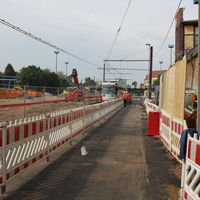 Der provorisches Rad- und Fußweg verläuft auf der Nordseite der Ernst-Reuter-Allee. 09/16