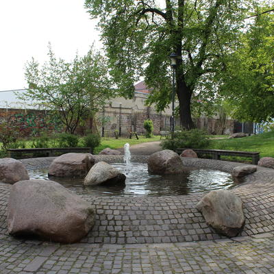Bild vergrößern: Brunnen Knochenpark