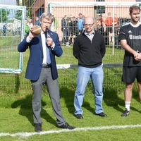 Rainer Nitsche hält ein Grußwort beim BIMA-Fußball-Cup 2017