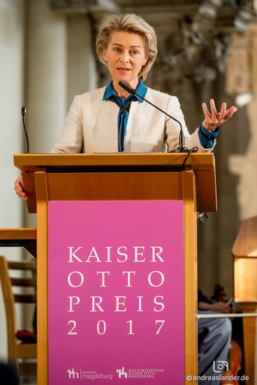 Bild vergrößern: Kaiser- Otto-Preis 2017 - Laudatorin Dr. Ursula von der Leyen Foto: Andreas Lander