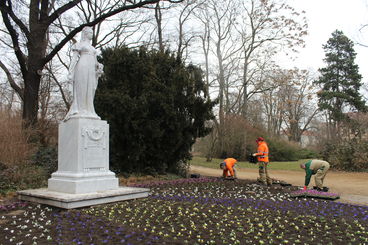 Gärtnerinnen und Gärtner des Eigenbetriebes Stadtgarten und Friedhöfe
