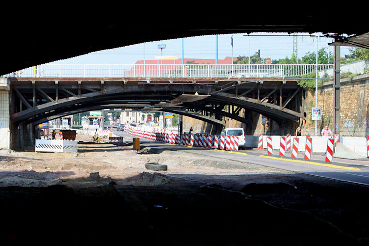 Die alten Brücken der Gleise 6 bis 3 im August 2015