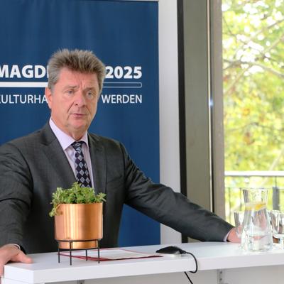 Oberbürgermeister Dr. Lutz Trümper informiert über Magdeburg 2025.