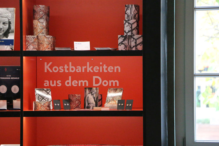 Souvenirshop im Dommuseum Ottonianum