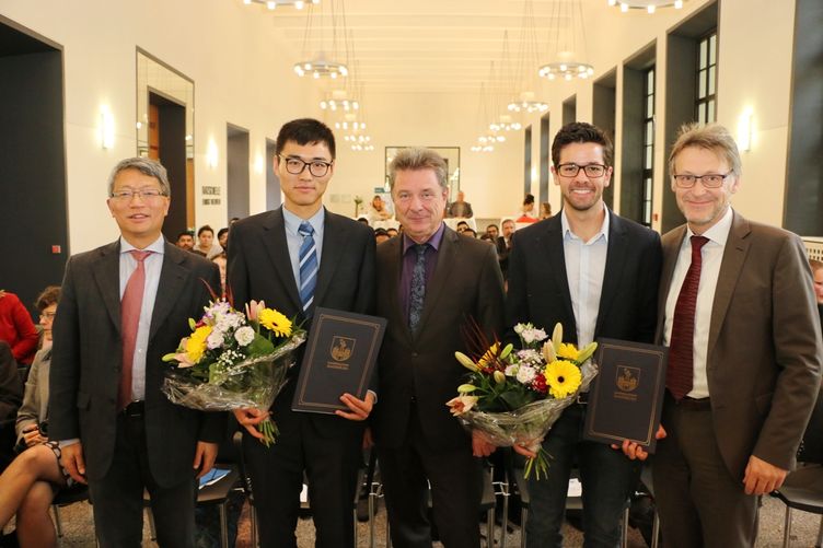 v.l.n.r.: Prof. Dr. Yongjian Ding, Qing Zhan , OB Dr. Lutz Trümper, Lauro Fialho Müller und Prof. Dr. Jens Strackeljan