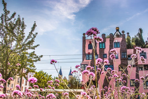 Bild vergrößern: Blick auf das Hundertwasserhaus - Grüne Zitadelle Magdeburg