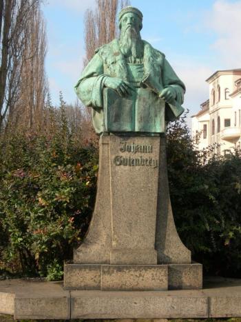 Bild vergrößern: Johannes-Gutenberg-Denkmal