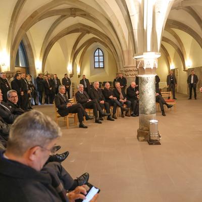OB Dr. Lutz Trümper begrüßt die Innenminister und -senatoren im Magdeburger Dom.