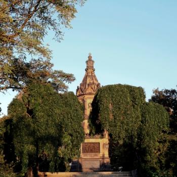Bild vergrößern: Kriegerdenkmal