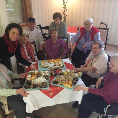 Stollenaktion 2018:Bäckerinnung und Pflegestammtisch unterstützen Magdeburger Pflegeheime, hier Haus Peter Zincke