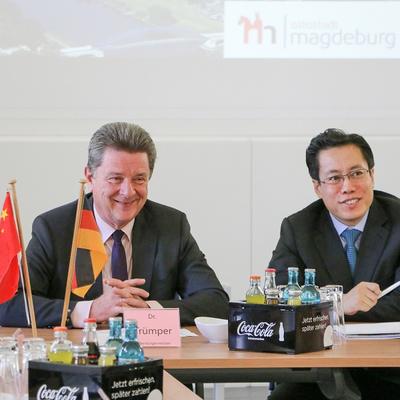 OB Dr. Lutz Trümper mit dem Oberbürgermeister von Shenyang, Jiang Youwei