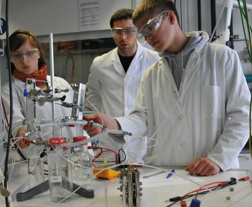 Schlerpraktikum Verfahrenstechnik und Technische Kybernetik am MPI 