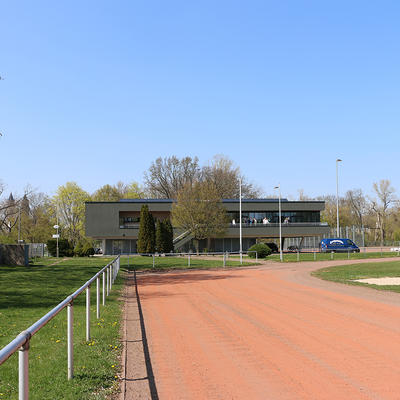 Das neue Funktionsgebäude des Sportkomplexes Seiler Wiesen.