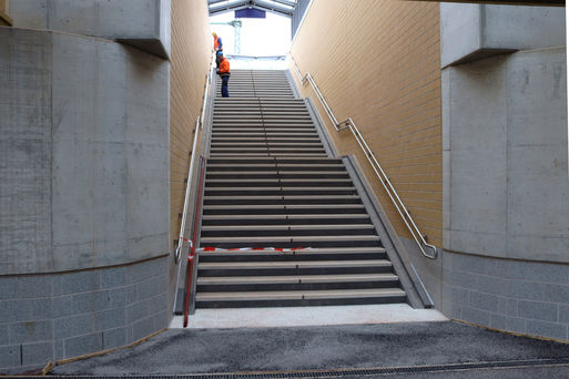 Restarbeiten am Treppenaufgang zu den Gleisen 7 und 8, 05/19