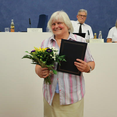 Monika Zimmer wurde für ihre 15-jährige Tätigkeit im Magdeburger Stadtrat gewürdigt.