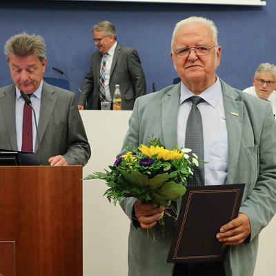  Hubert Salzborn wurde für seine 25-jährige Tätigkeit im Magdeburger Stadtrat gewürdigt.