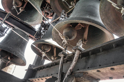 Glocke des Magdeburger Carillon in der Nahaufnahme