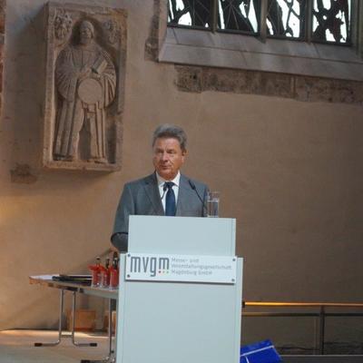 Oberbürgermeister Dr. Lutz Trümper bei der Freisprechung der Gesellinnen und Gesellen am 23.9.19
