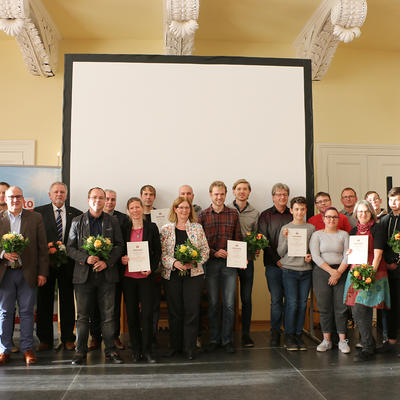 Gruppenbild aller Preisträger des Magdeburger Umweltpreises 2019