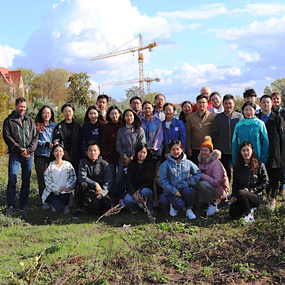 Gruppenbild von der Baustellenführung mit den chinesischen Studierenden