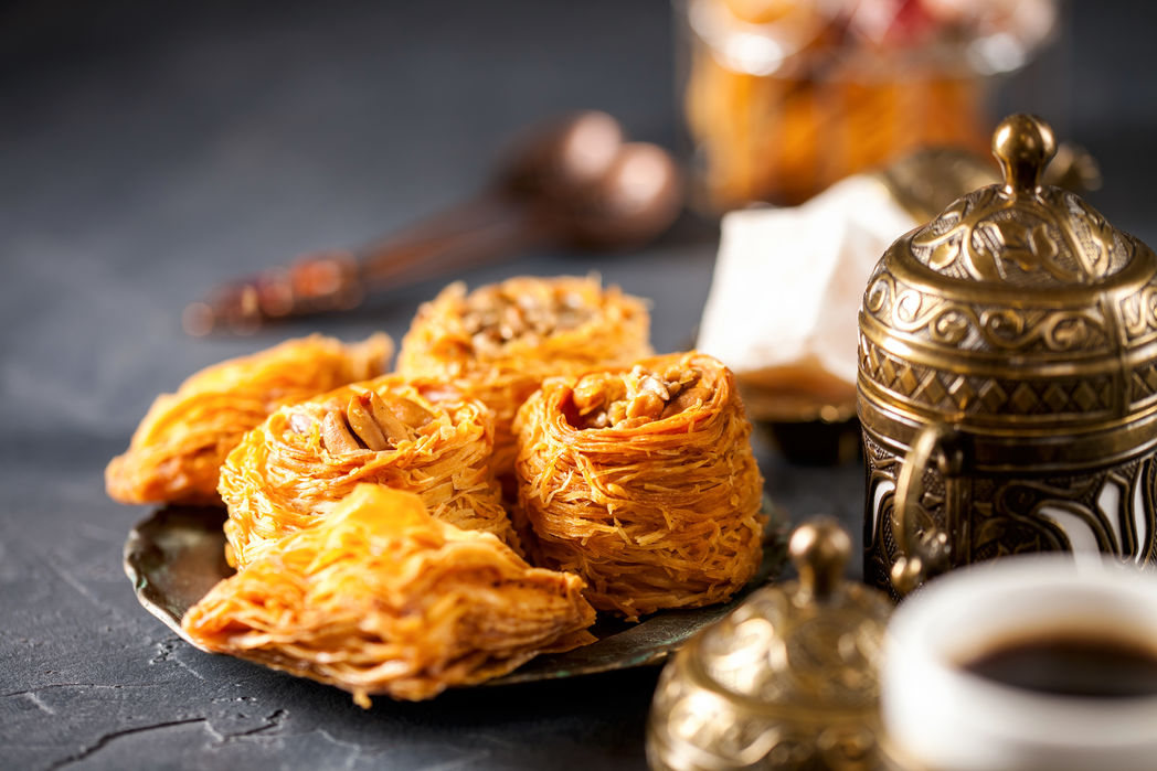 Arabische Süßigkeiten © murziknata / Adobe Stock