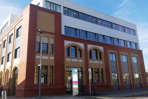 Bild vergrößern: Sitz des Bau- und Liegenschaftsmanagements Sachsen-Anhalt im Magdeburger Wissenschaftshafen, Foto: Ministerium für Finanzen