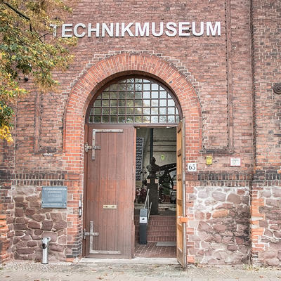 Technikmuseum Ansicht Gebäudefront mit Haupteingang