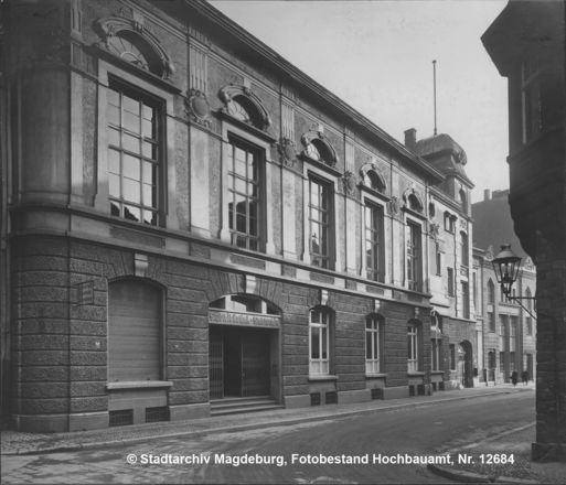 Bild vergrößern: Gebäude der Stadtbibliothek und des Stadtarchivs, Neuer Weg 6/7