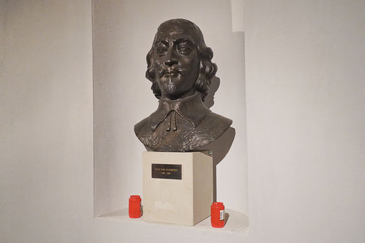 Bild vergrößern: Otto-von-Guericke-Büste in der Gruft der Johanniskirche Magdeburg