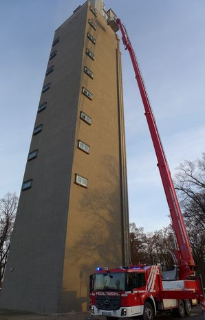 Bild vergrößern: Teleskopgelenkmast