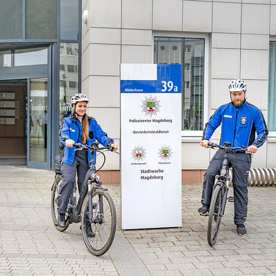 E-Bikes der Fahrradstaffel vor der Stadtwache Magdeburg