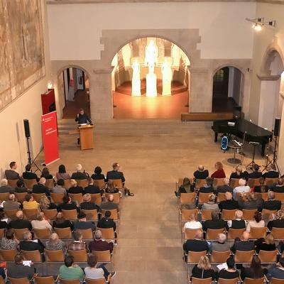 Blick in den Kaiser-Saal-Saal des Kulturhistorischen Museums während des Festakts Adelheidpreis